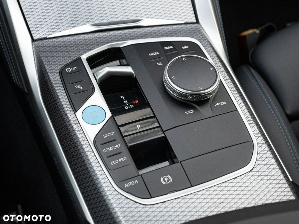BMW i4 - 19
