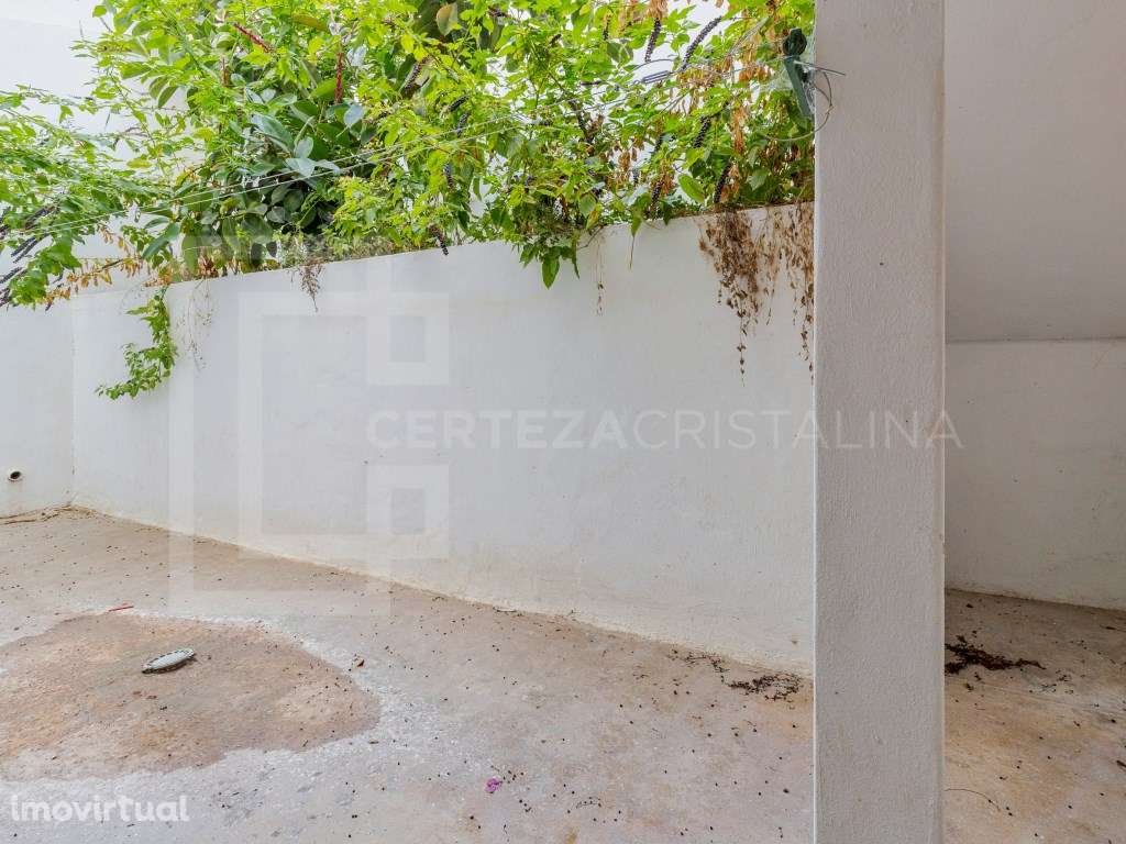 Apartamento T2 com logradouro no coração de Almada - Grande imagem: 4/23