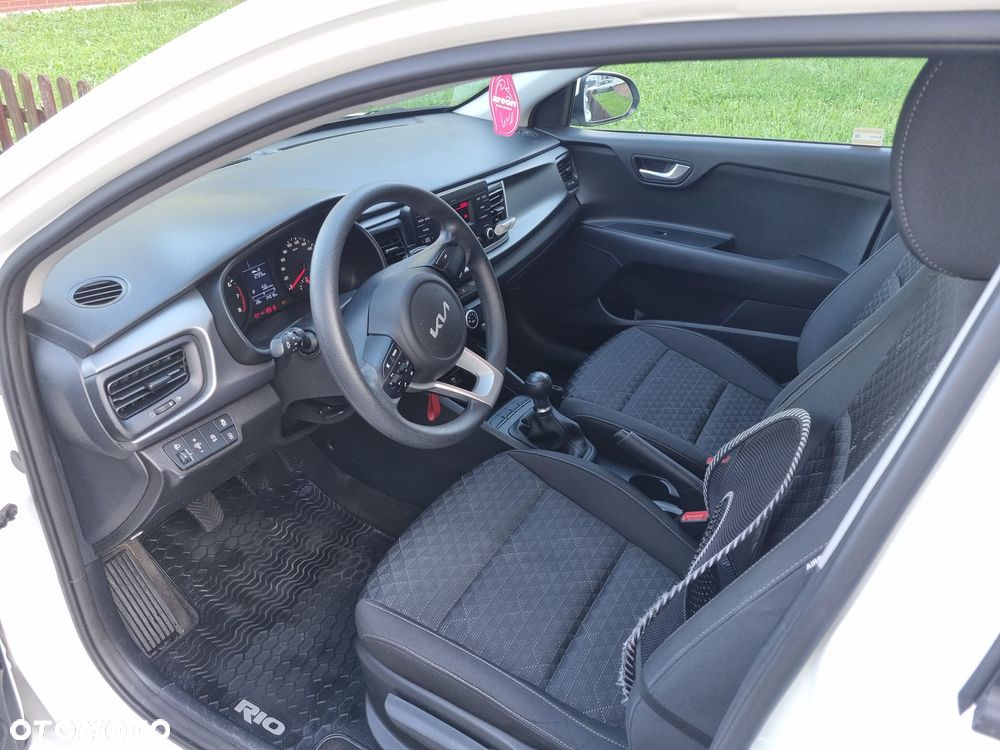 Kia Rio 1.2 M - 10