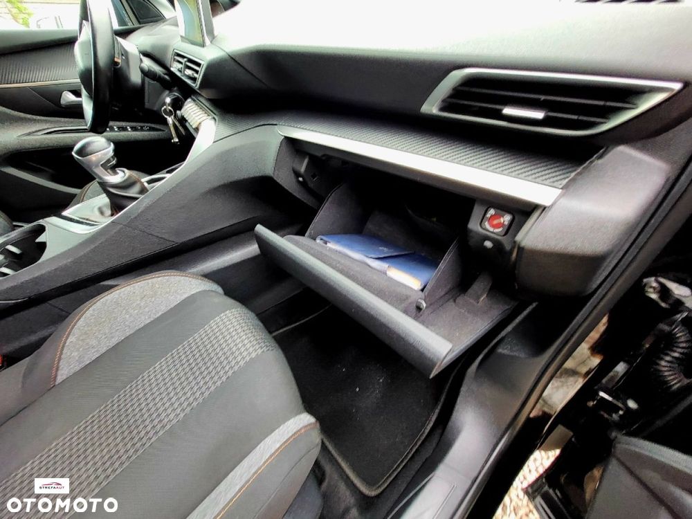 Peugeot 5008 - 19