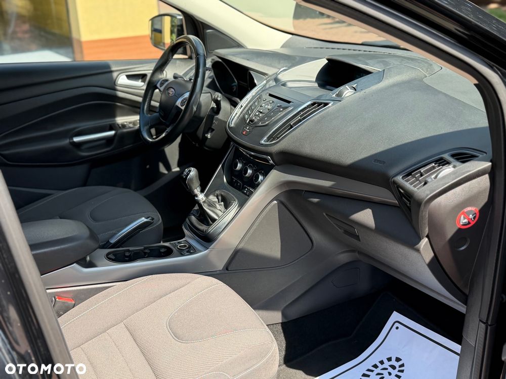 Ford Kuga - 12
