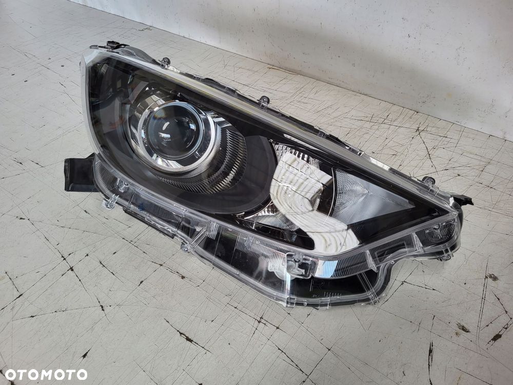 lampa przód przednia prawa toyota yaris iv 2020- - 3