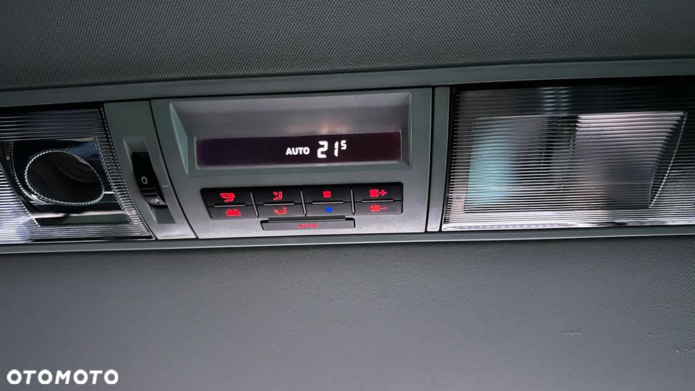 Volkswagen Multivan 2.0 BiTDI L1 Business 4Motion DSG - 19