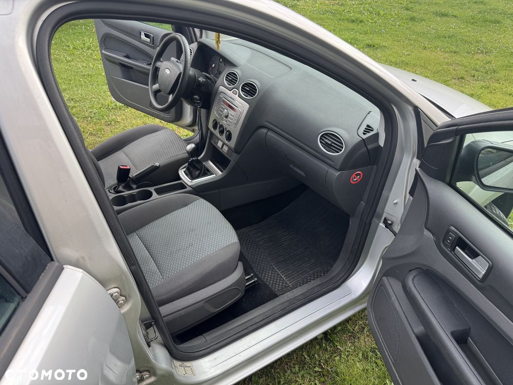 Ford Focus 1.6 TDCi DPF Ambiente - 14