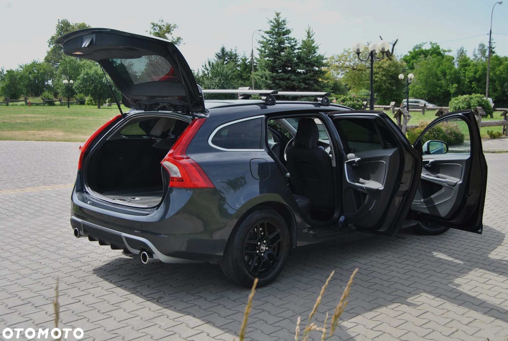 Volvo V60 D2 R-Design - 22