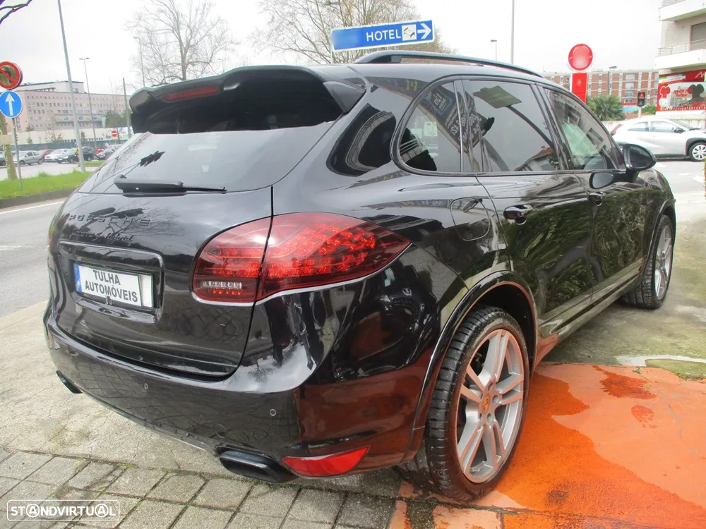 Porsche Cayenne S Hybrid - 6