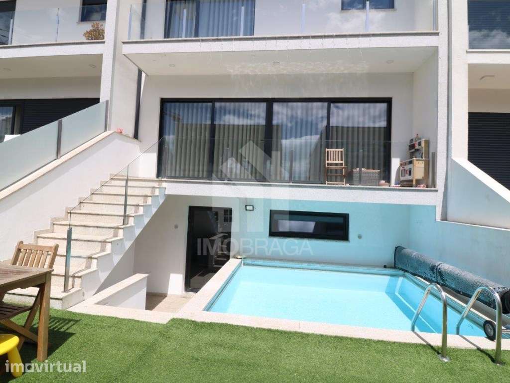 Venda Moradia Banda T3 com Piscina, como Nova em Frossos, Braga - Grande imagem: 5/47