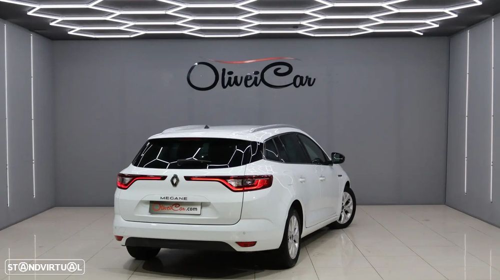 Renault Mégane Sport Tourer - 7
