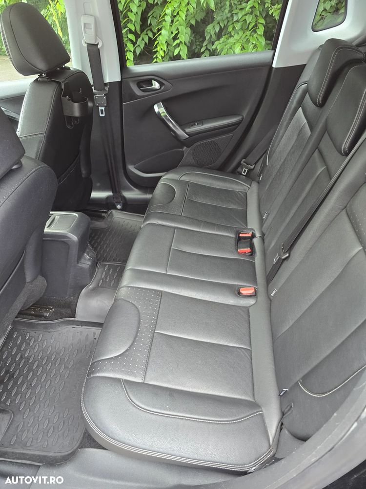 Peugeot 2008 1.6 e-HDi FAP STT Allure - 14