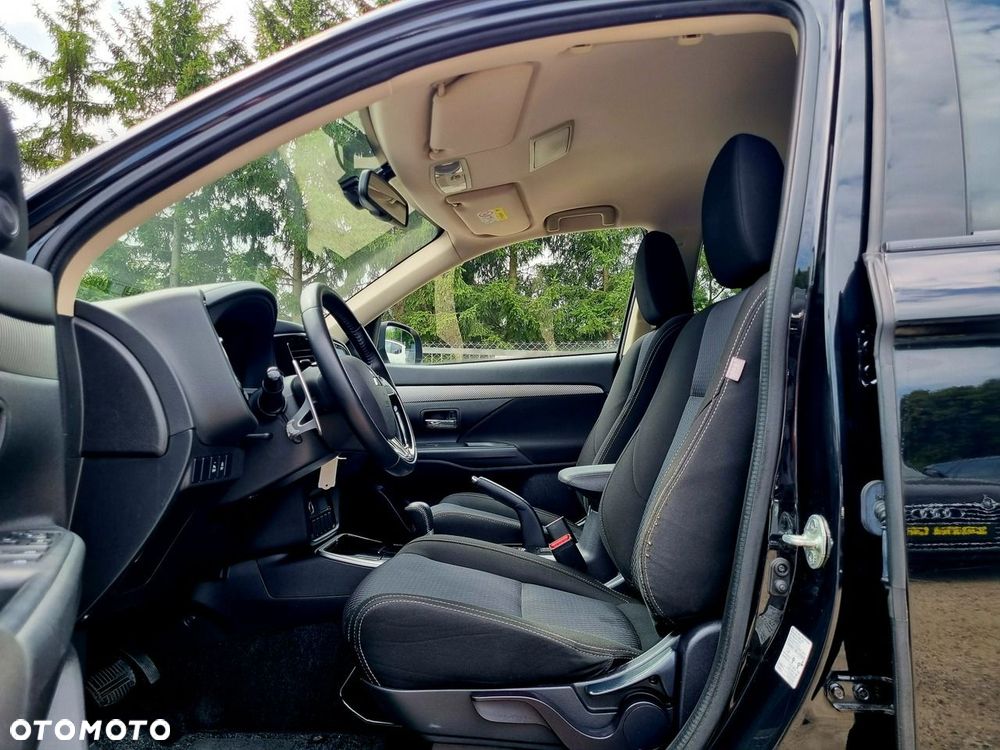 Mitsubishi Outlander 2.0 4WD Invite - 9