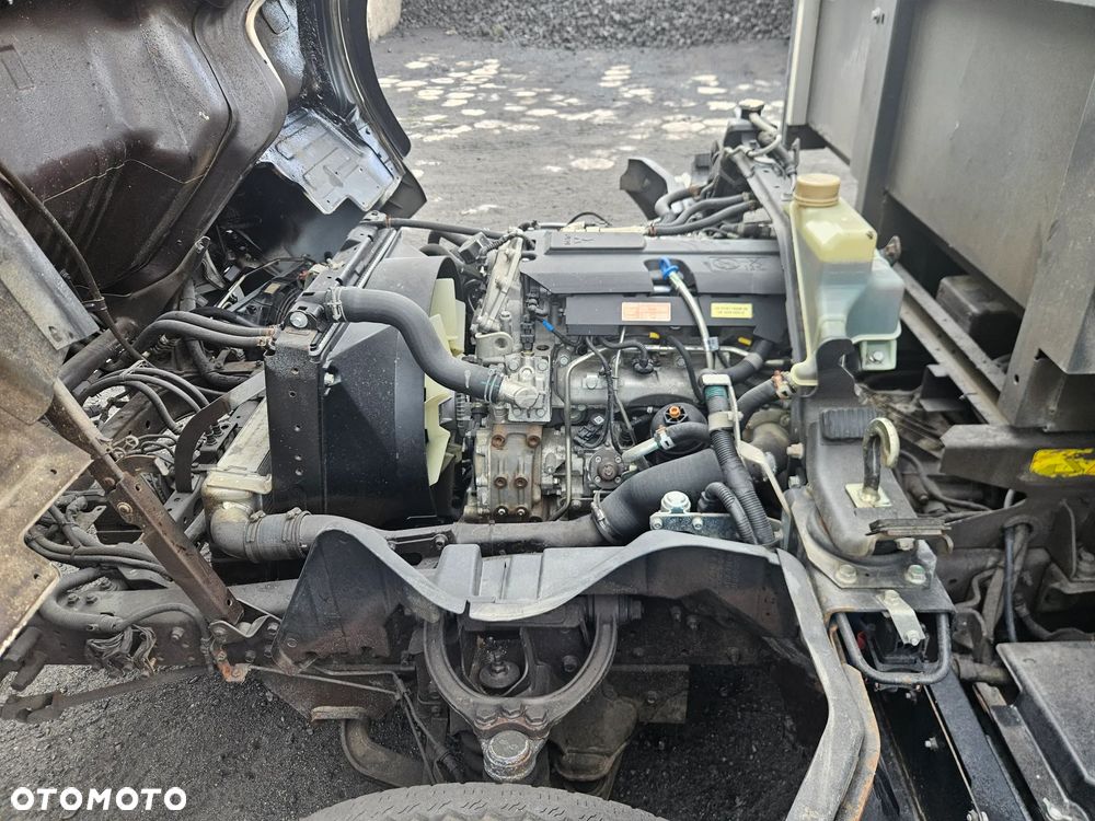 Mitsubishi Fuso - 17