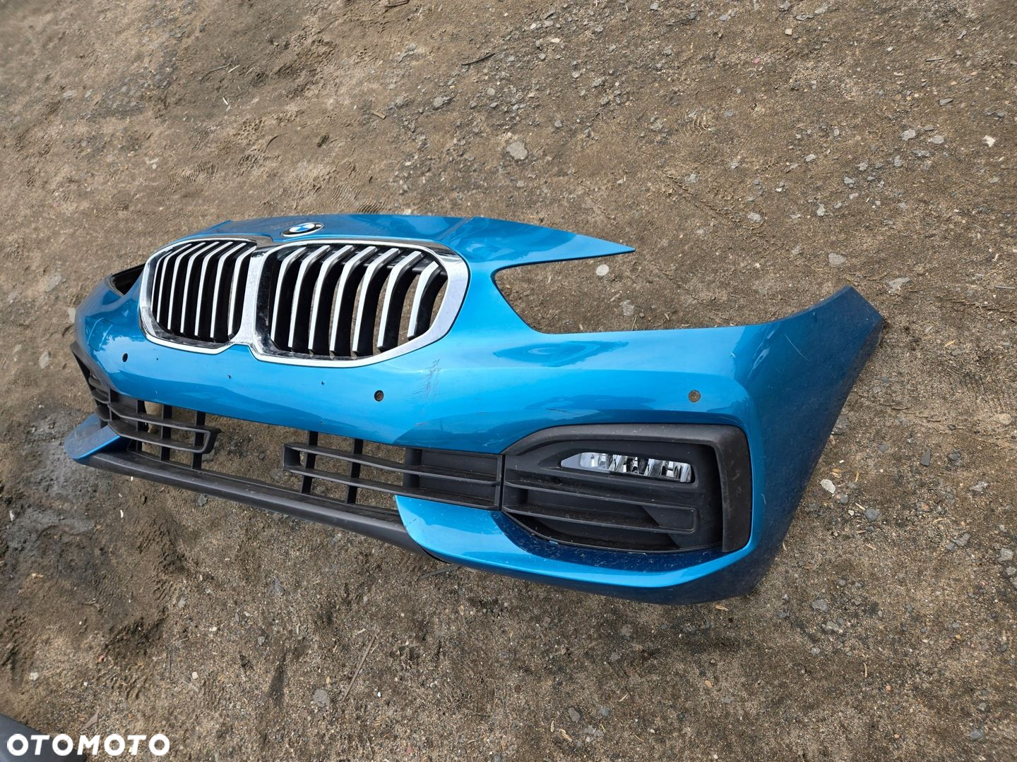 Zderzak BMW F40 na 4 czujniki - 2