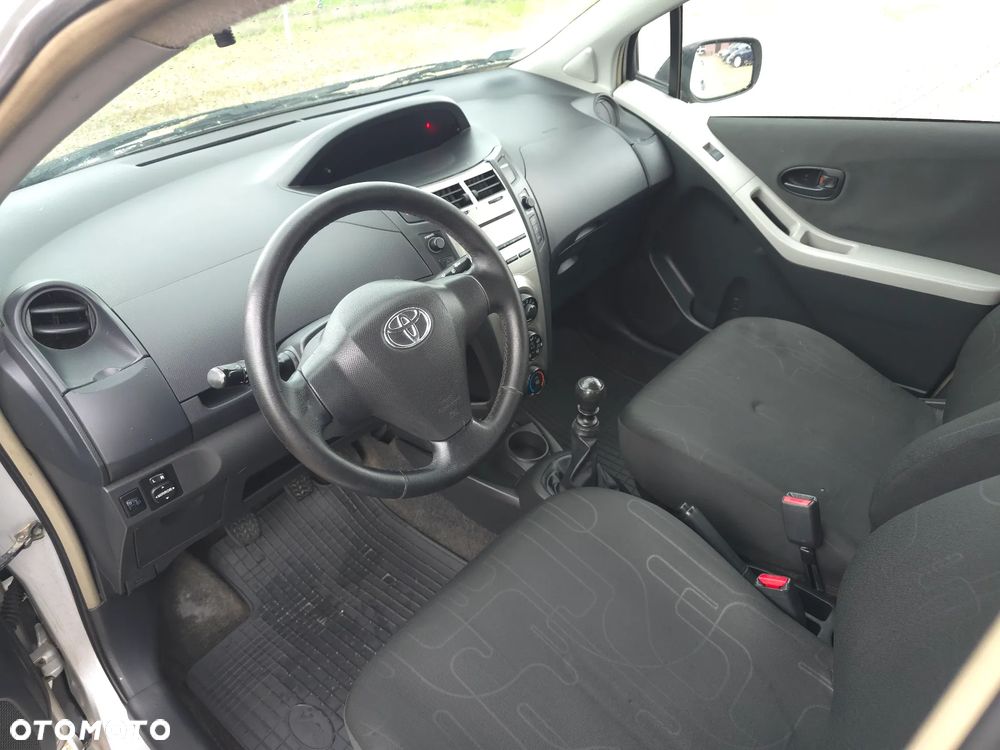 Toyota Yaris 1.4 D-4D Luna EU5 - 21