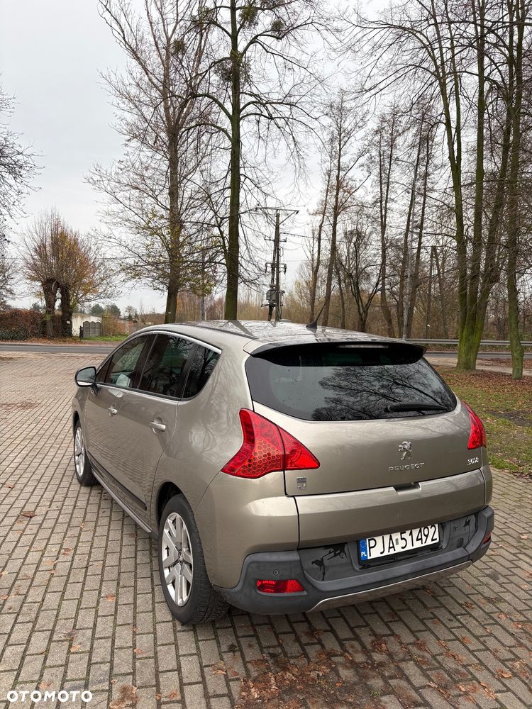 Peugeot 3008 2.0 HDi HYbrid4 - 5