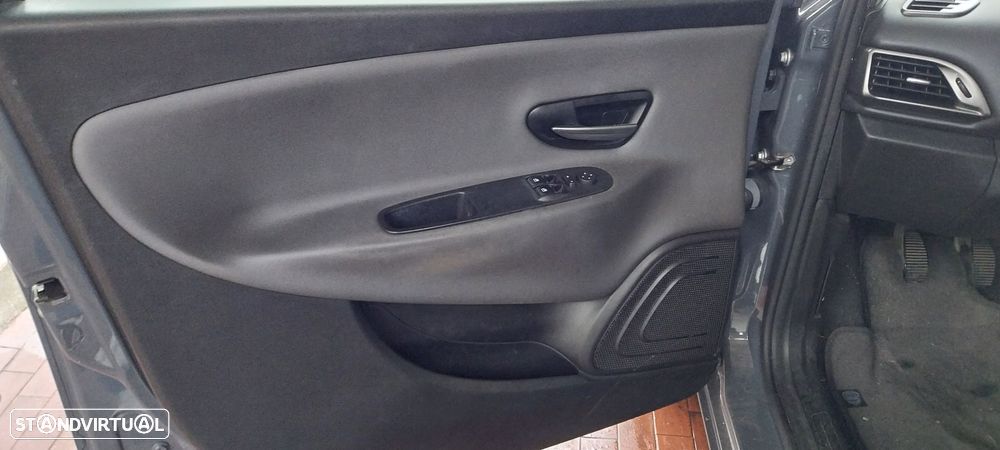 Lancia Ypsilon 1.2 S&S Gold - 4