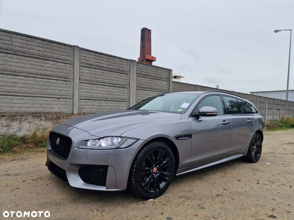 Jaguar XF 20d Sportbrake R-Sport - 38