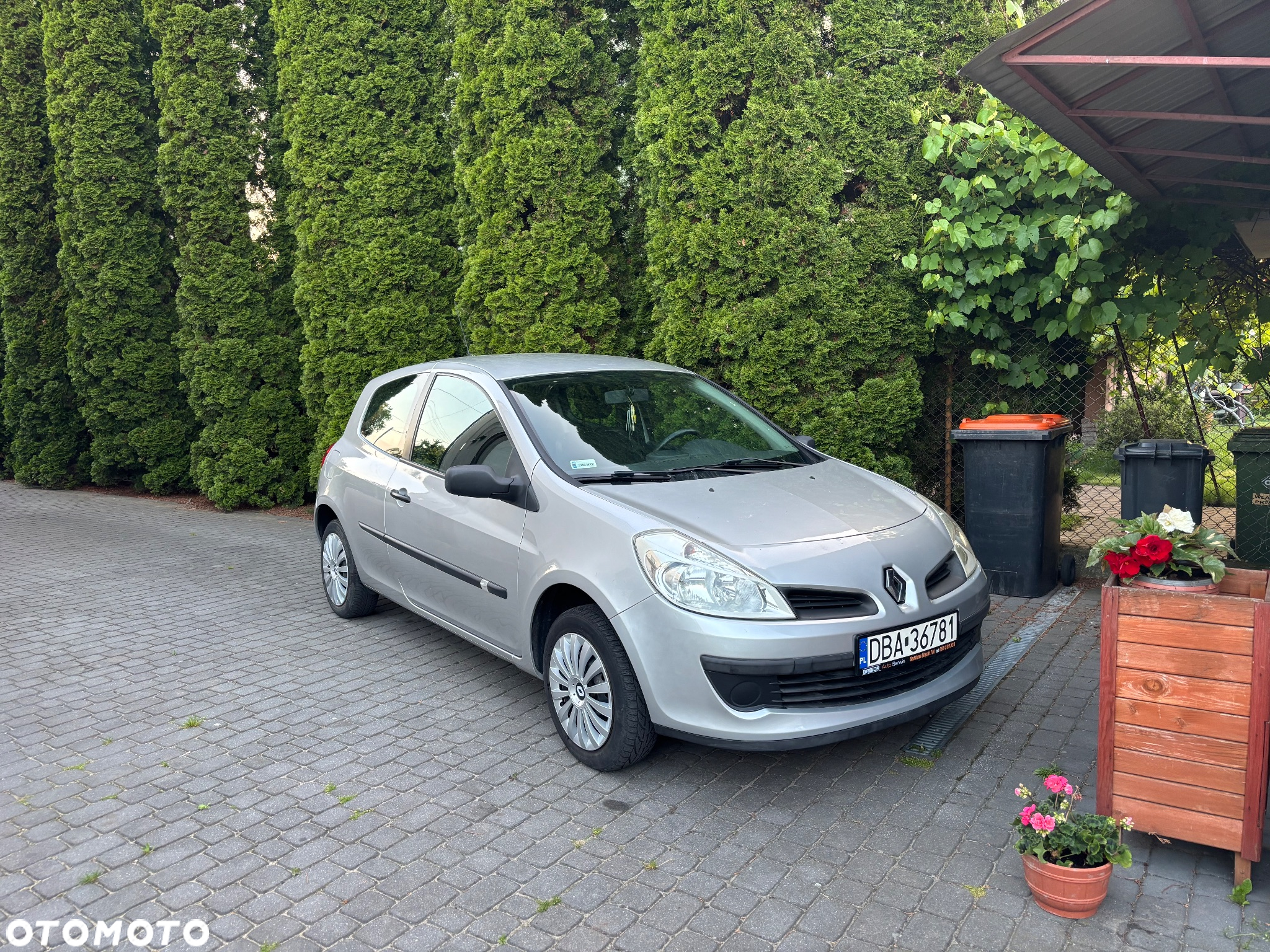 Renault Clio 1.2 16V Arctica - 2