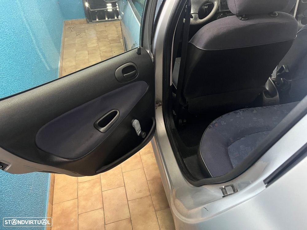 Peugeot 206 1.1 XR - 11