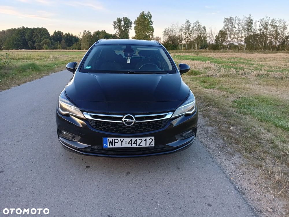 Opel Astra 1.6 CDTI Essentia - 1