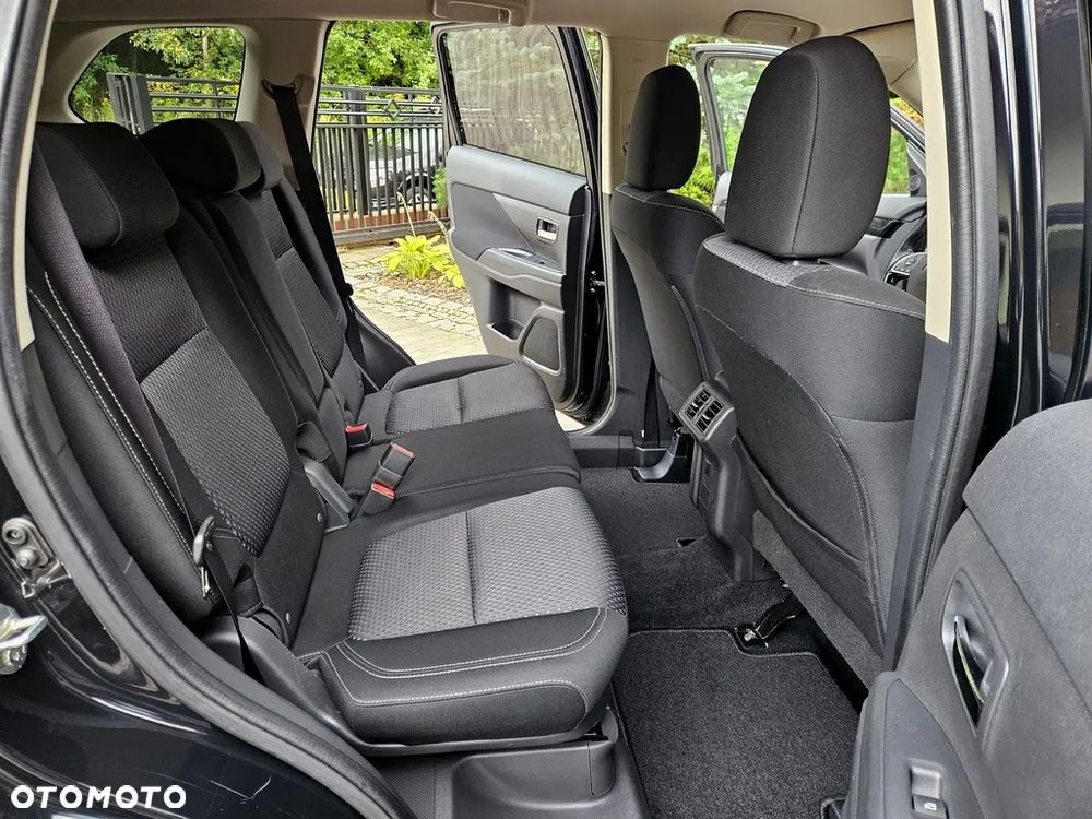 Mitsubishi Outlander - 22