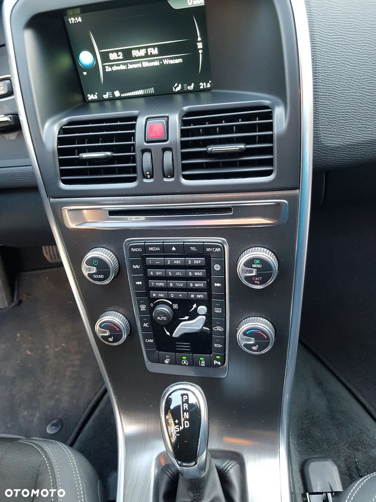 Volvo XC 60 D4 Geartronic Momentum - 11