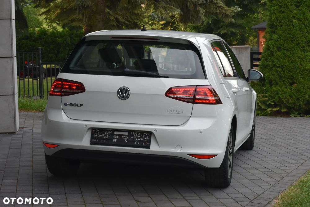 Volkswagen Golf - 18