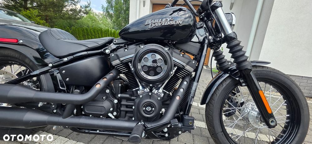 Harley-Davidson Softail Street Bob - 10
