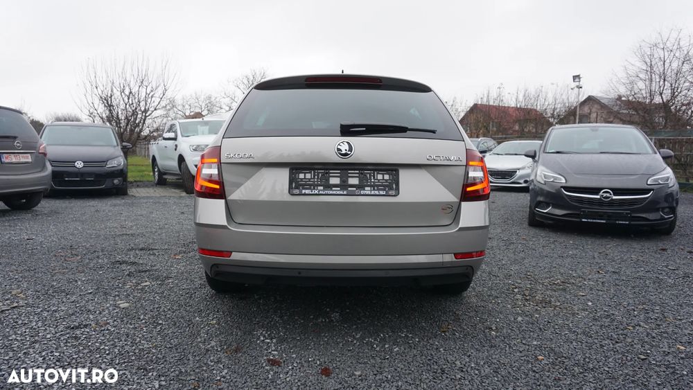 Skoda Octavia Combi 1.6 TDI DSG Premium Edition - 4