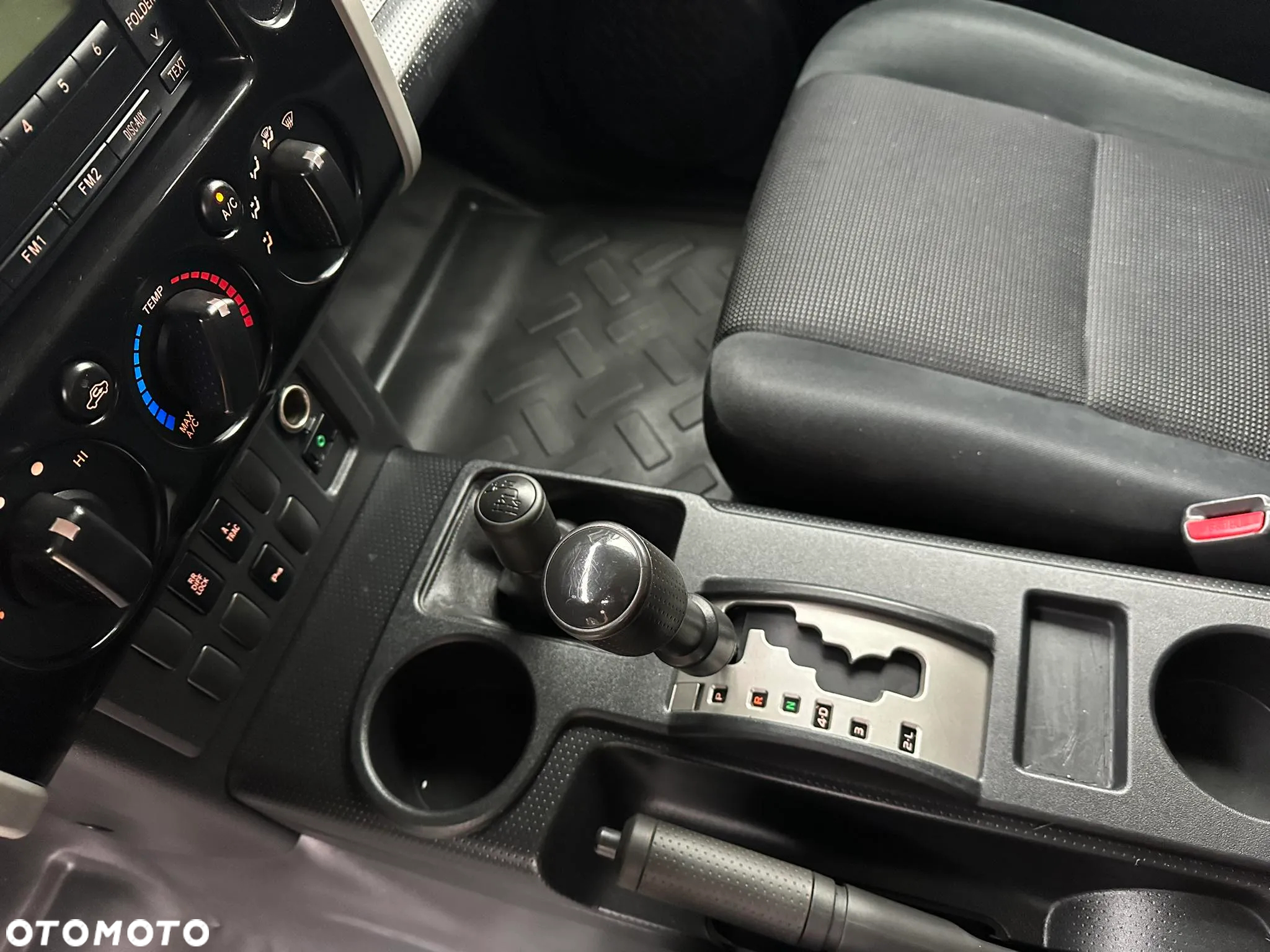 Toyota FJ Cruiser 4.0 4x4 - 30
