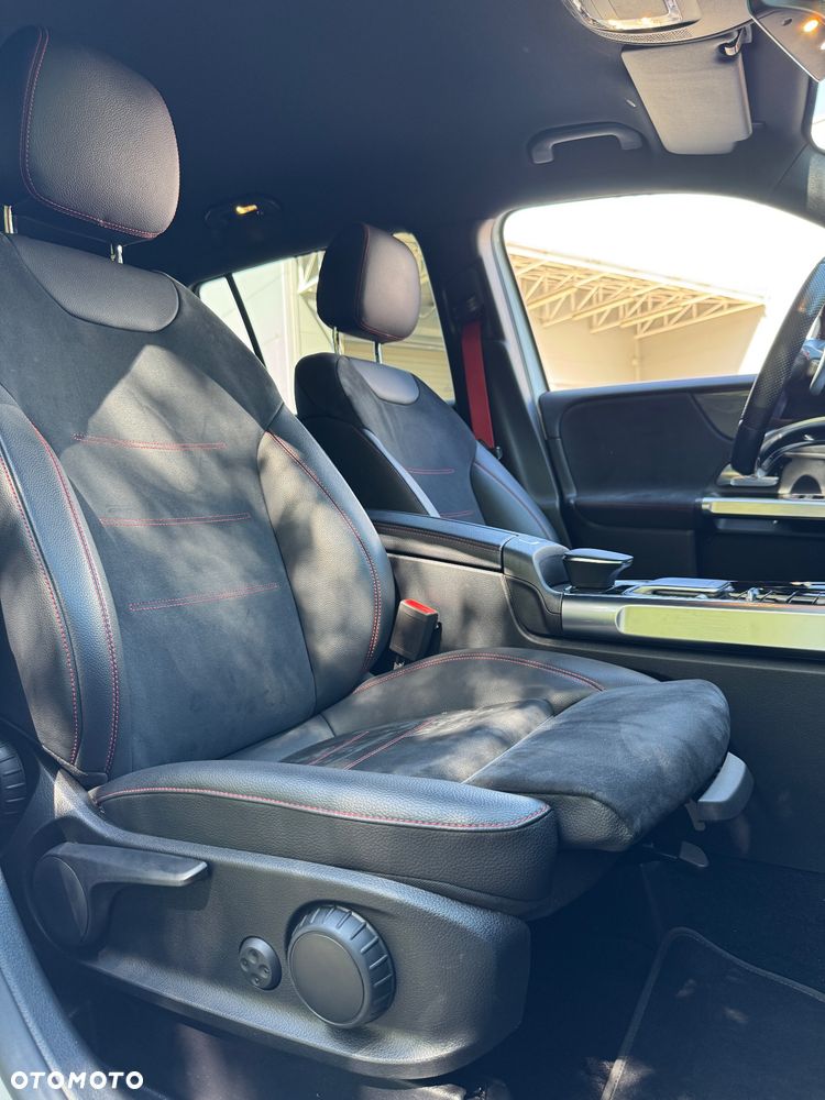 Mercedes-Benz GLB - 30