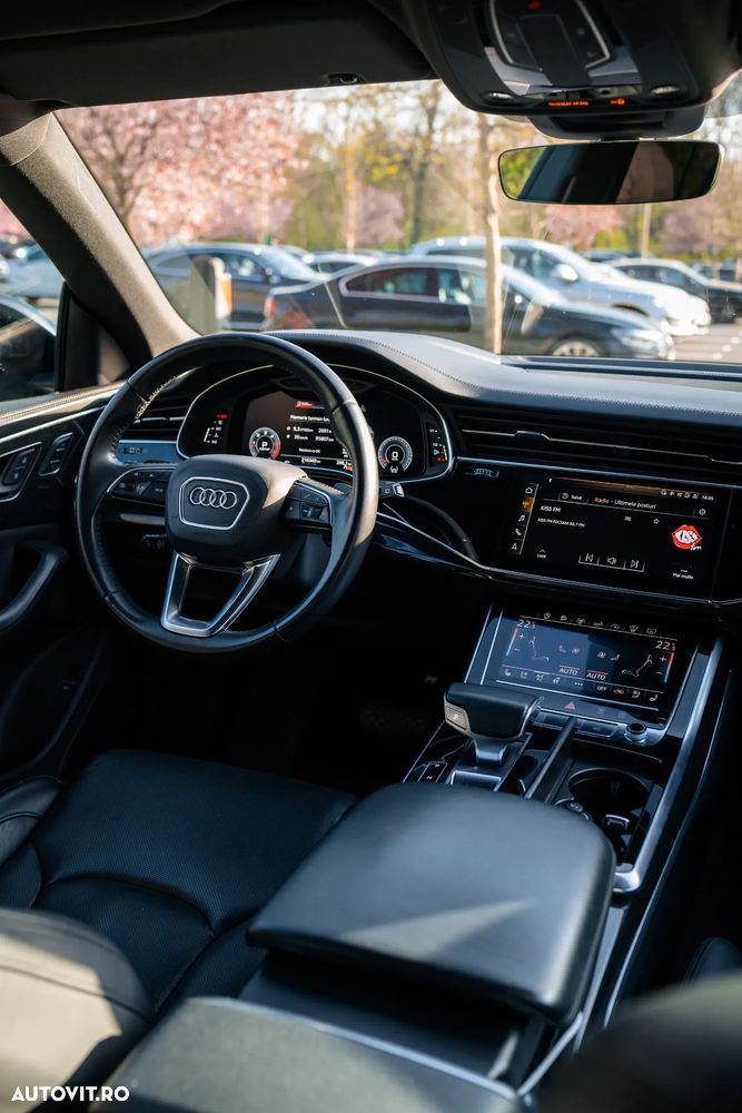 Audi Q8 - 9