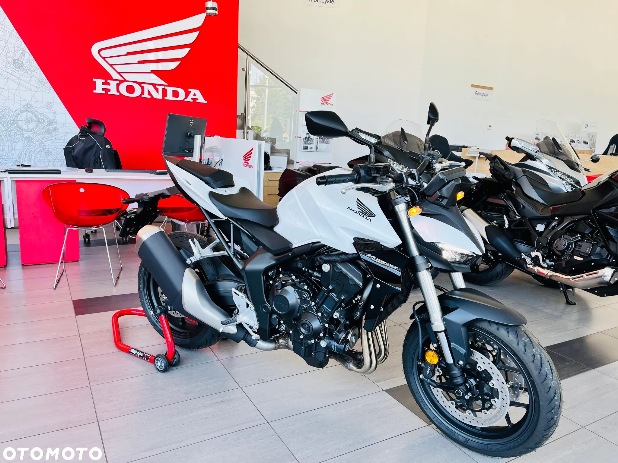 Honda CB - 1
