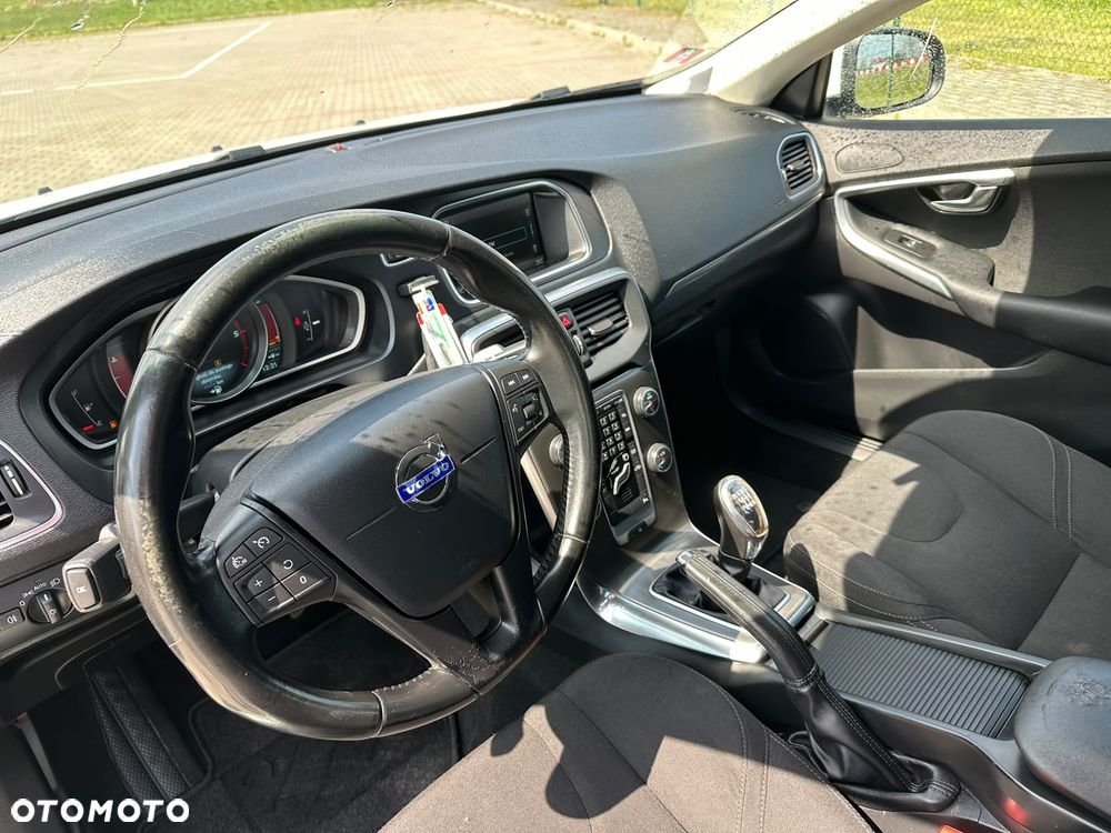 Volvo V40 D2 Momentum - 12