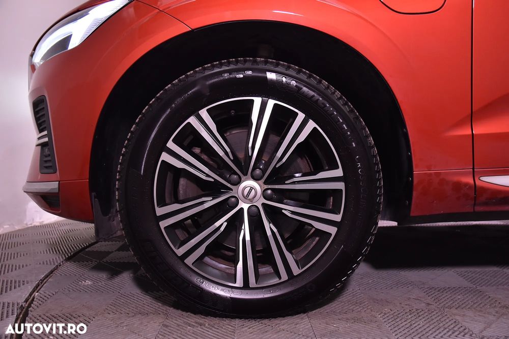 Volvo XC 60 T6 AWD Recharge Geartronic Inscription - 13