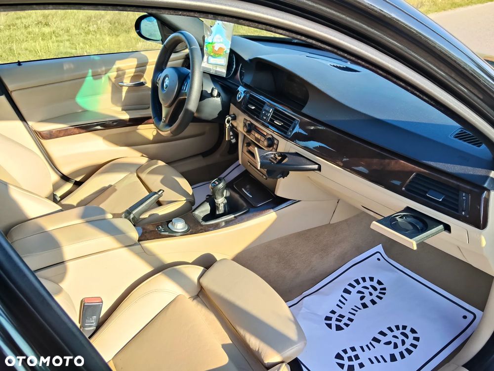 BMW Seria 3 320d - 30
