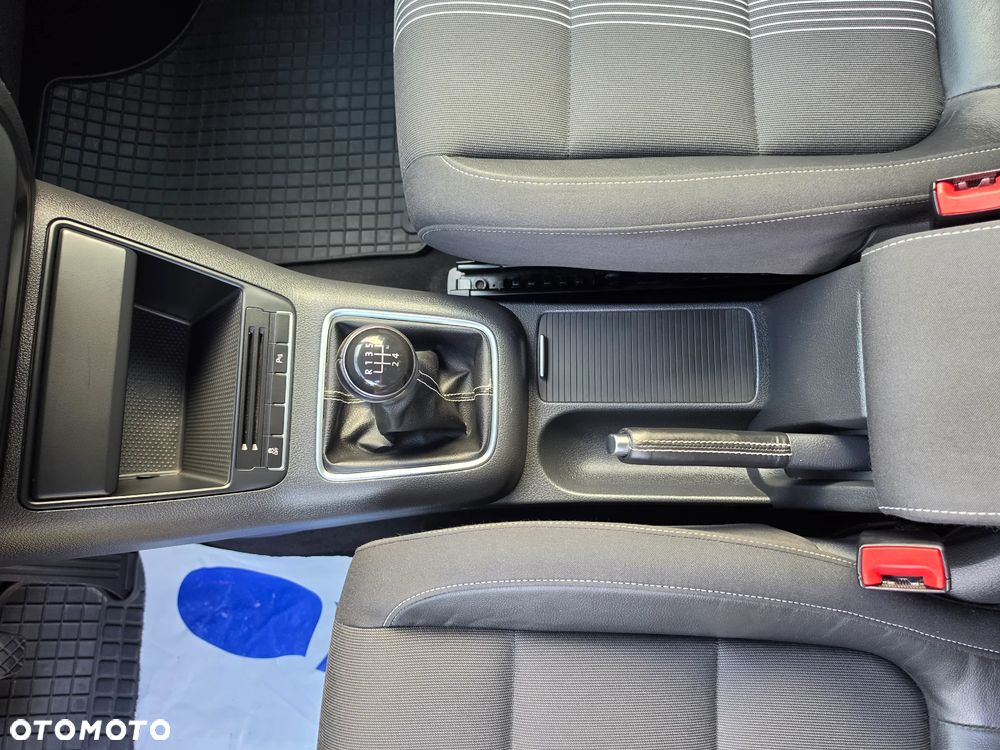 Volkswagen Golf Plus 1.6 TDI Comfortline - 24
