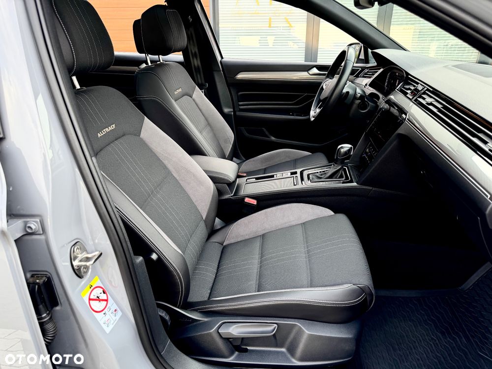 Volkswagen Passat Alltrack 2.0 TDI SCR DSG 4Motion - 28
