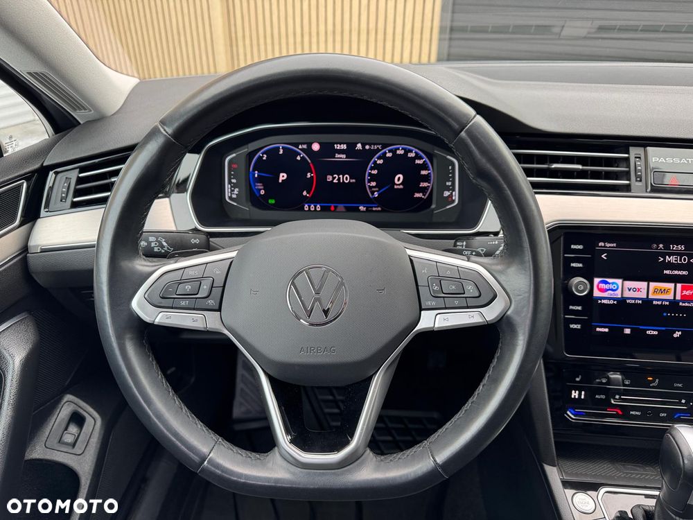Volkswagen Passat Variant 2.0 TDI EVO Elegance DSG - 20