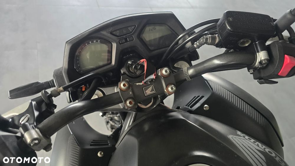 Honda CB - 12
