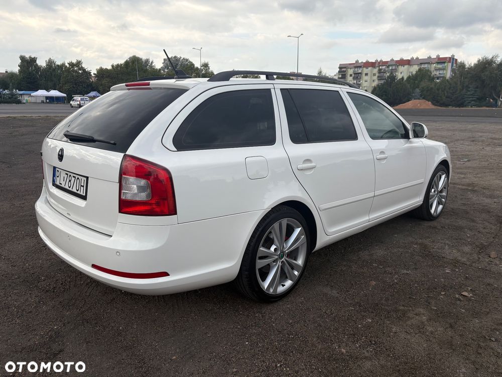 Skoda Octavia Combi 2.0 TDI CR DPF DSG RS - 5
