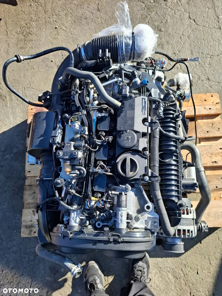 SILNIK VOLVO 40 T5 B4204T19 - 6