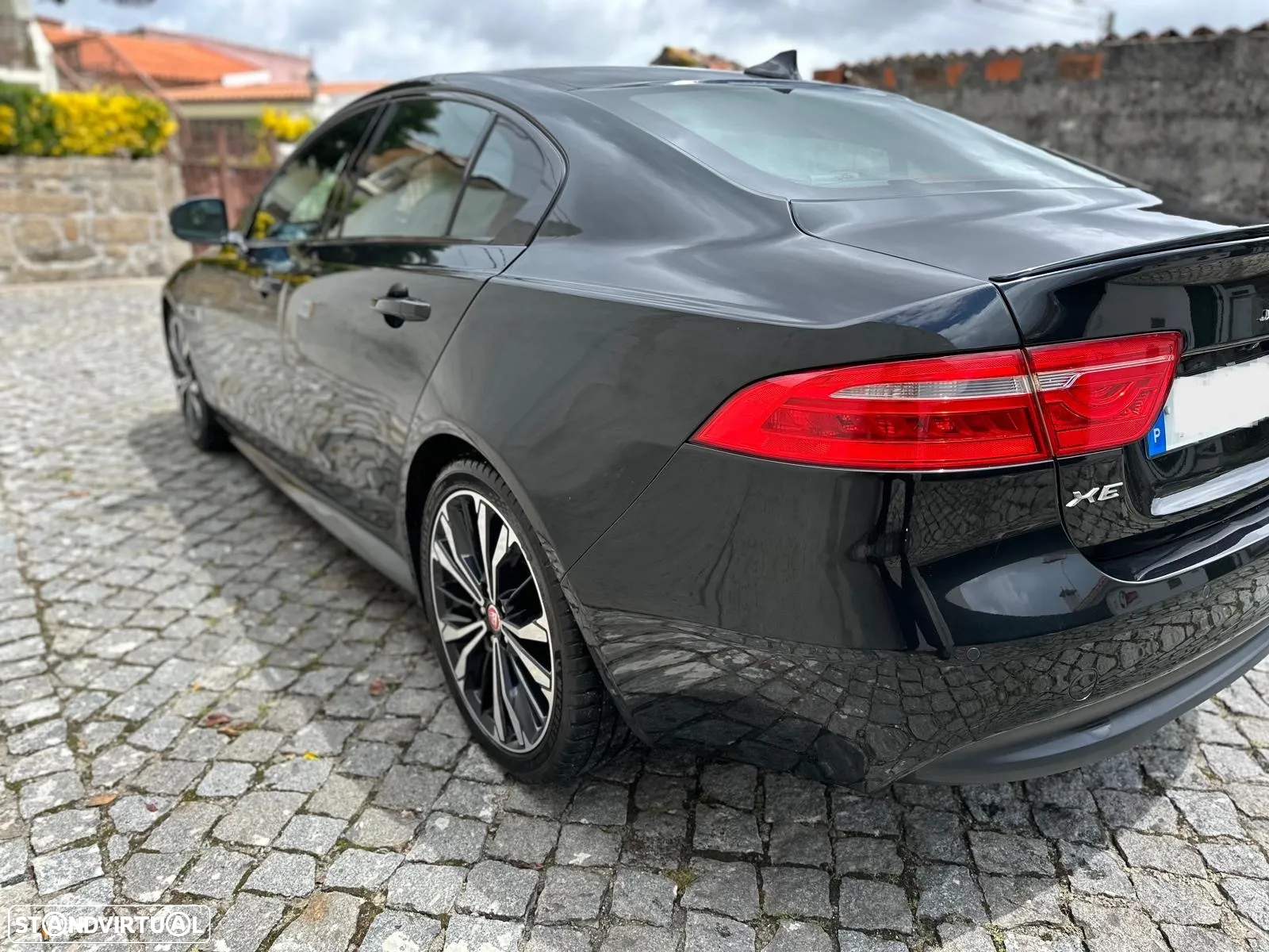 Jaguar XE 2.0 D R-Sport - 5