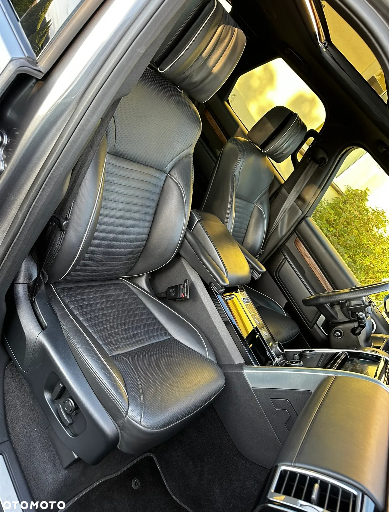 Land Rover Discovery V 3.0 Si6 HSE Luxury - 8