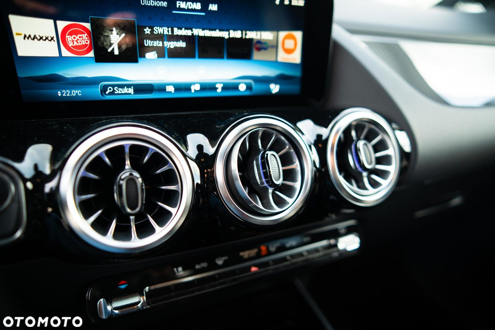 Mercedes-Benz GLA - 13