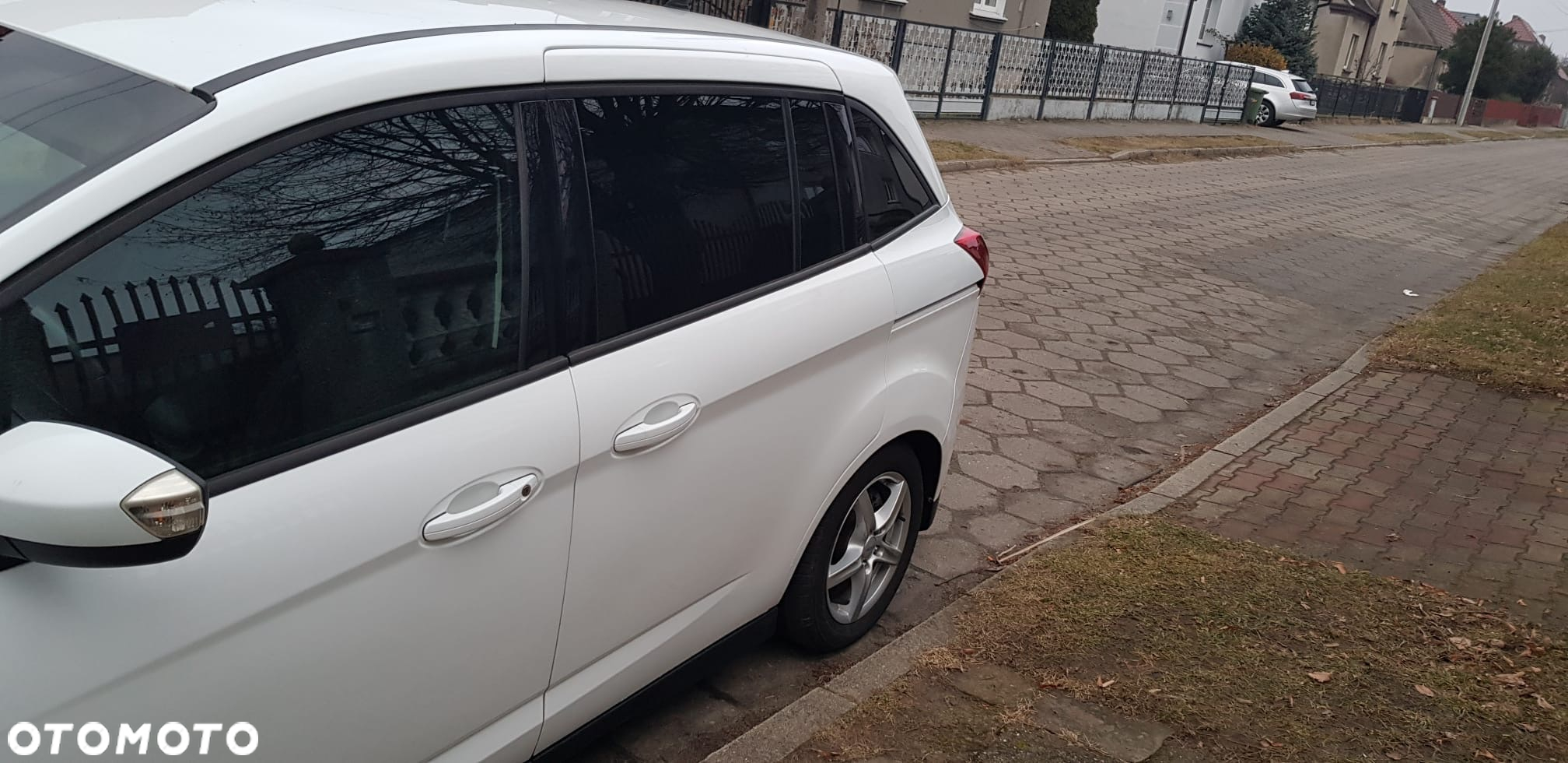 Ford Grand C-MAX 2.0 TDCi Start-Stopp-System COOL&CONNECT - 11