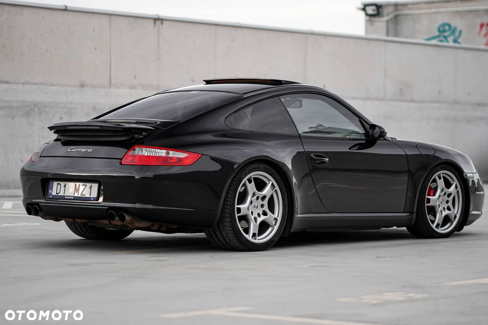 Porsche 911 Carrera - 14