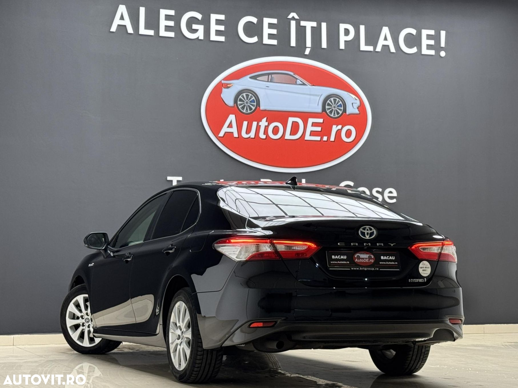 Toyota Camry - 5