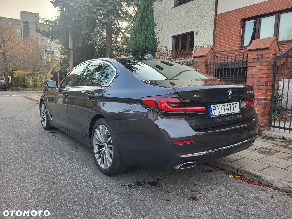 BMW Seria 5 530d xDrive Luxury Line - 4