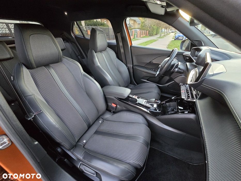 Peugeot 2008 PureTech 130 EAT8 GT - 37