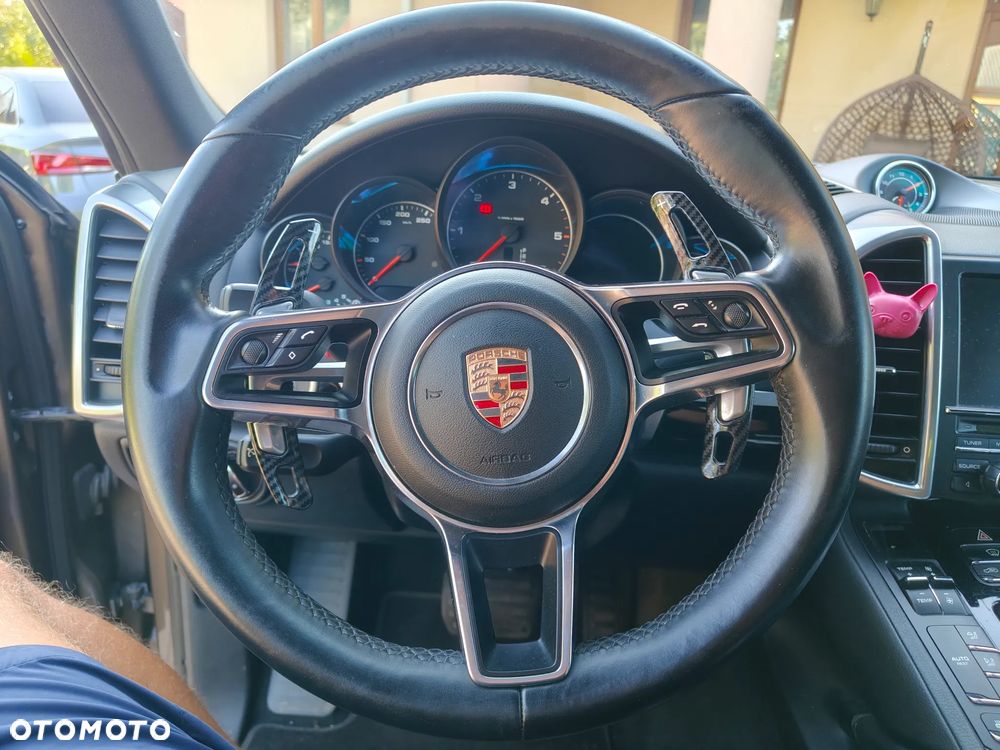 Porsche Cayenne Platinum Edition - 35